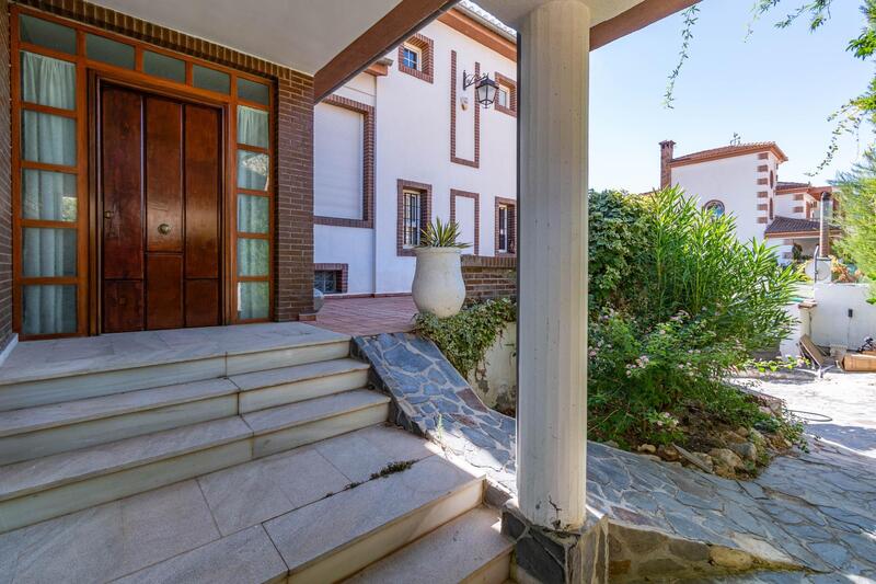6 bedroom Villa for sale