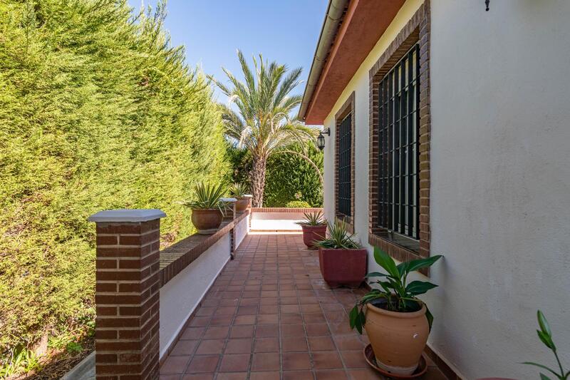 6 bedroom Villa for sale