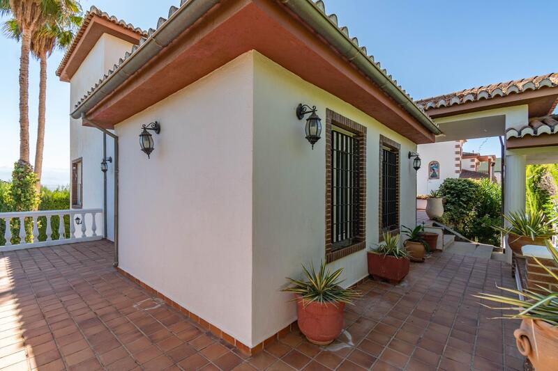 6 bedroom Villa for sale