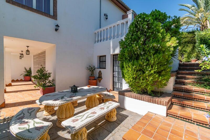 6 bedroom Villa for sale