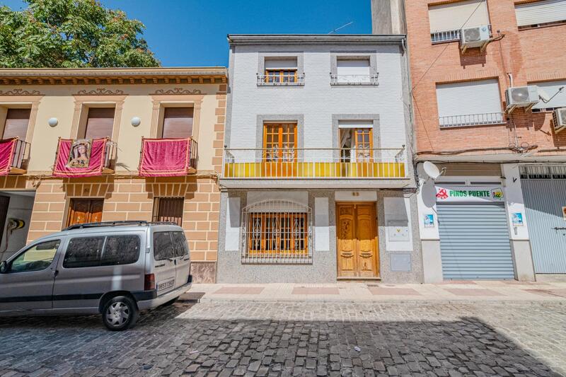 Duplex till salu i Pinos Puente, Granada