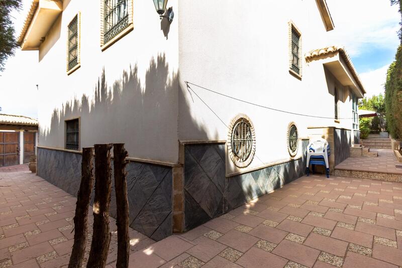 6 sovrum Villa till salu