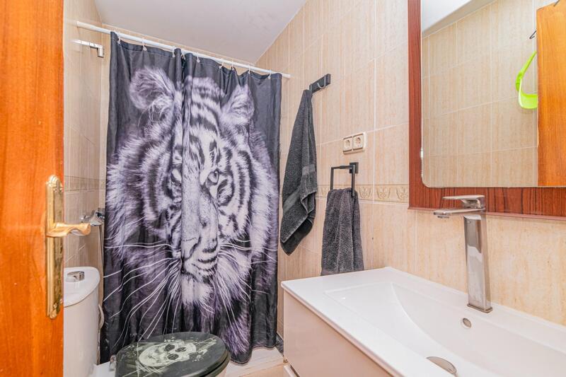 6 Cuarto Casa Cueva en venta