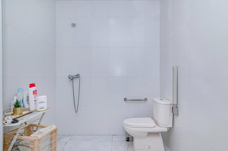 8 bedroom Commercial Property for sale