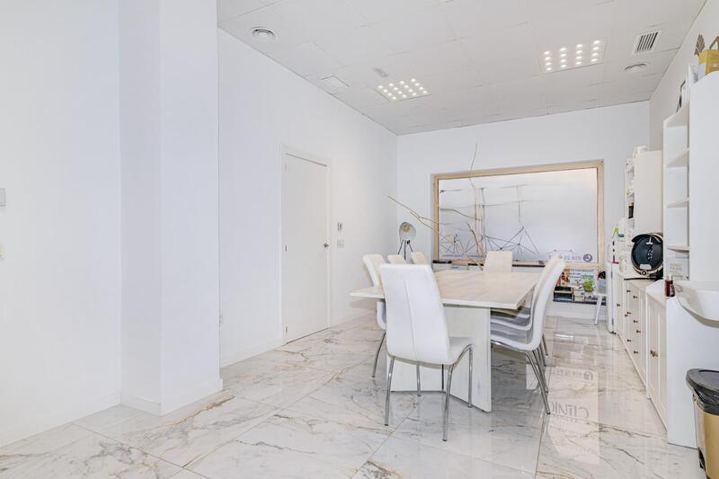 8 bedroom Commercial Property for sale