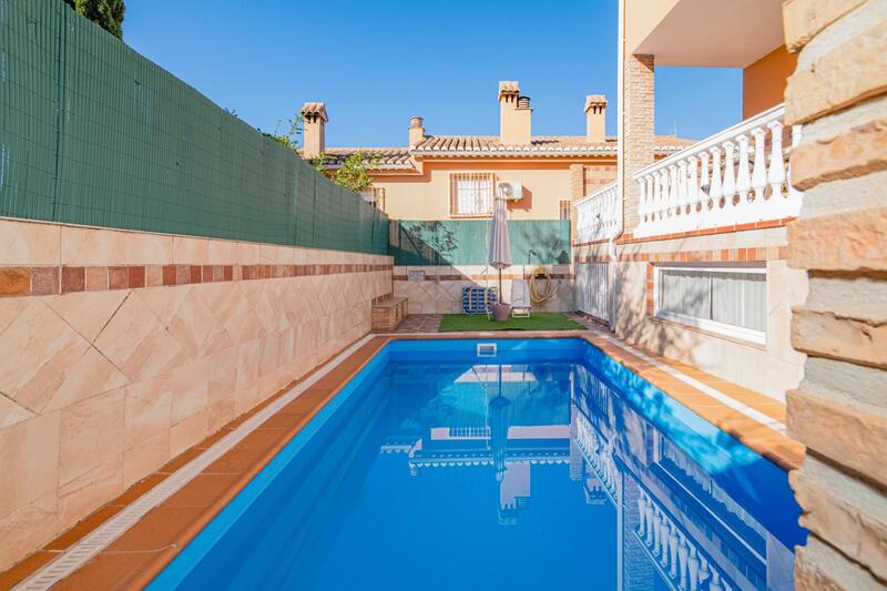 Villa for sale in Jun, Granada
