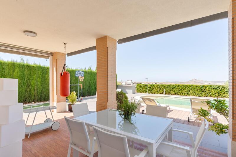 4 Schlafzimmer Villa zu verkaufen