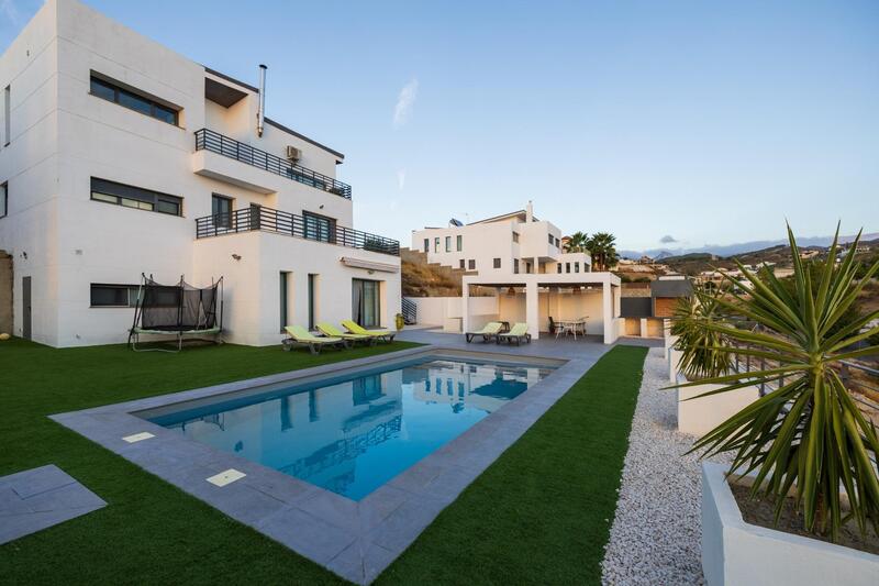 4 Cuarto Villa en venta