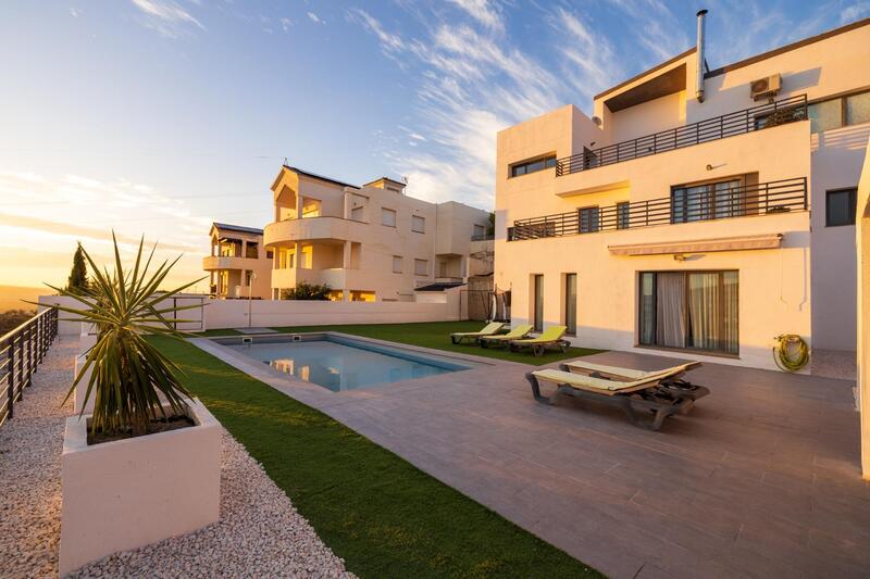 4 Cuarto Villa en venta