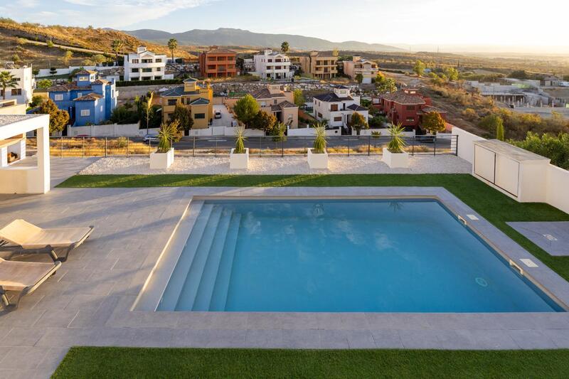 4 Cuarto Villa en venta