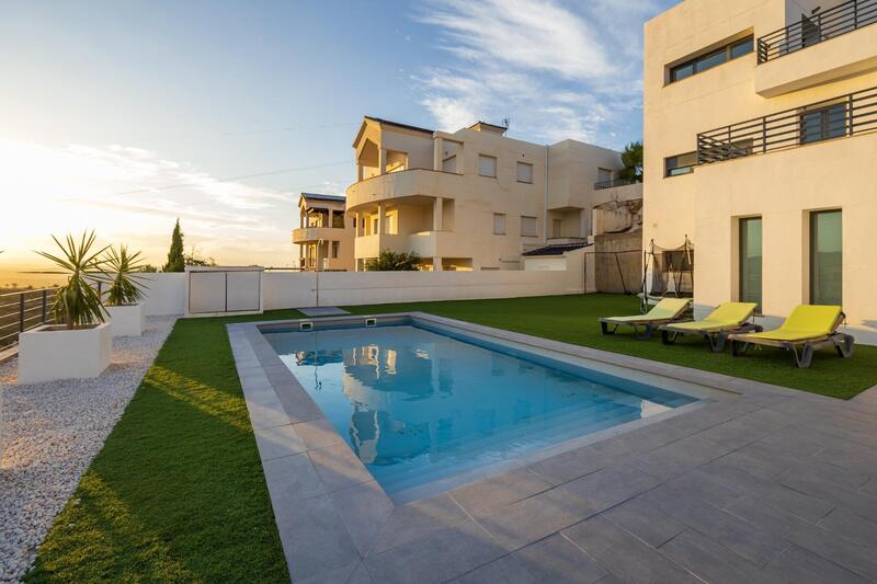 4 Cuarto Villa en venta