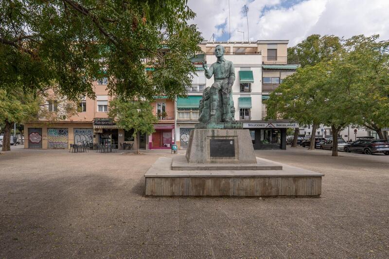 Kommersiella fastigheter till salu