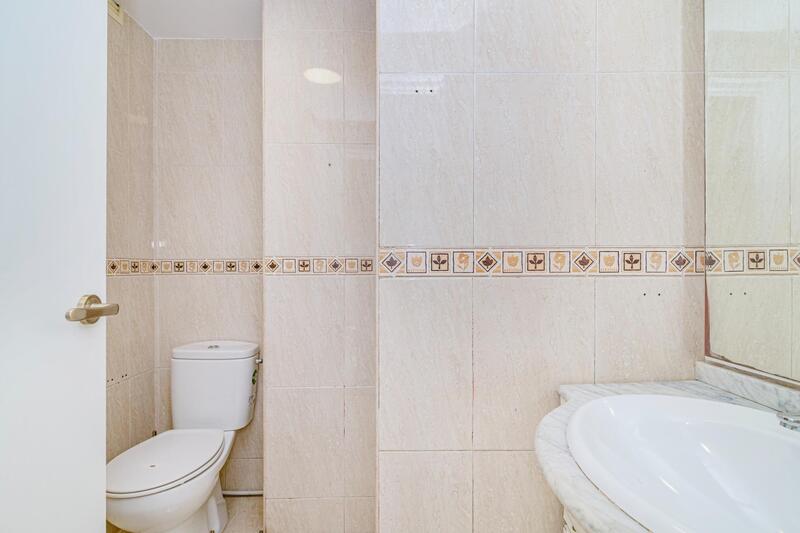 4 bedroom Apartment for sale