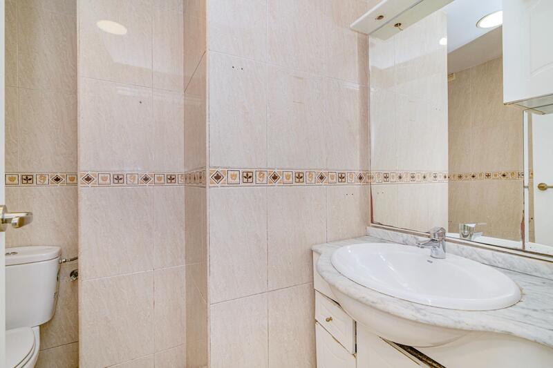 4 bedroom Apartment for sale