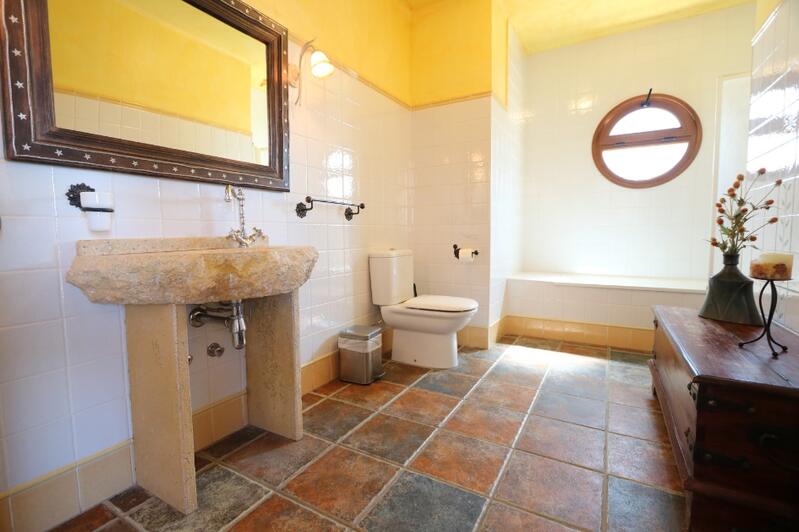 7 bedroom Country House for sale