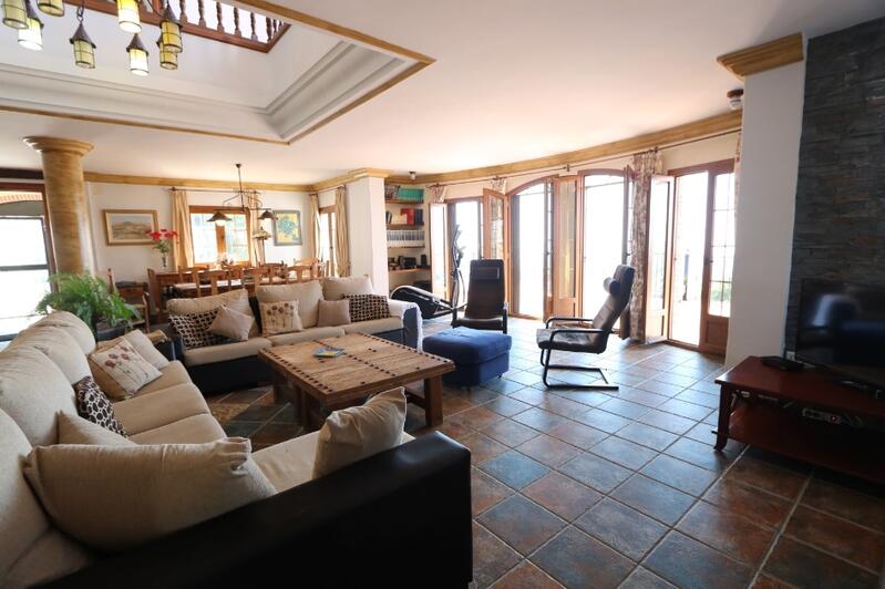 7 bedroom Country House for sale