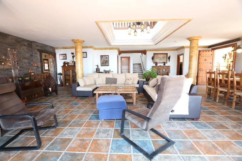 7 bedroom Country House for sale