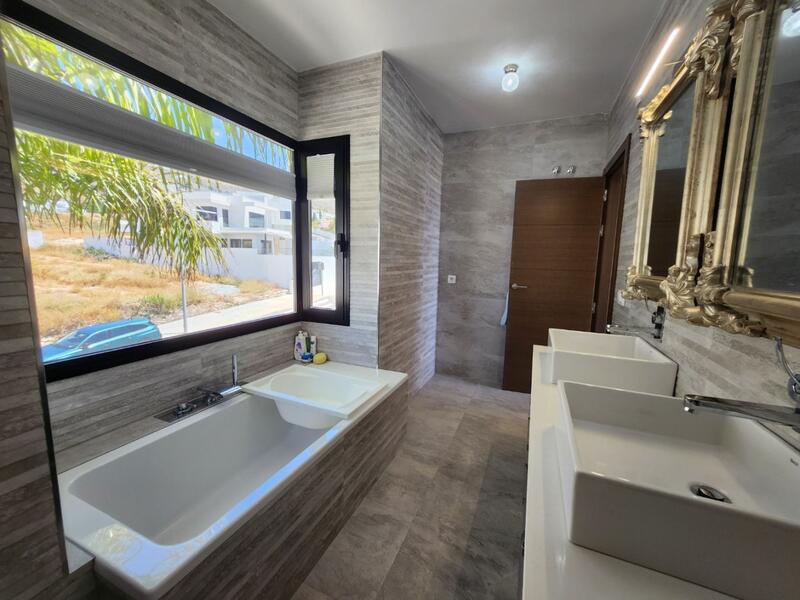 4 bedroom Villa for sale