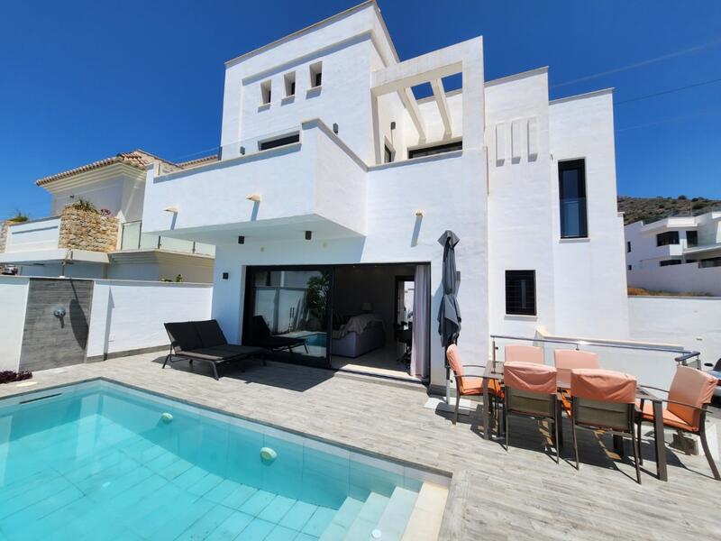 4 bedroom Villa for sale