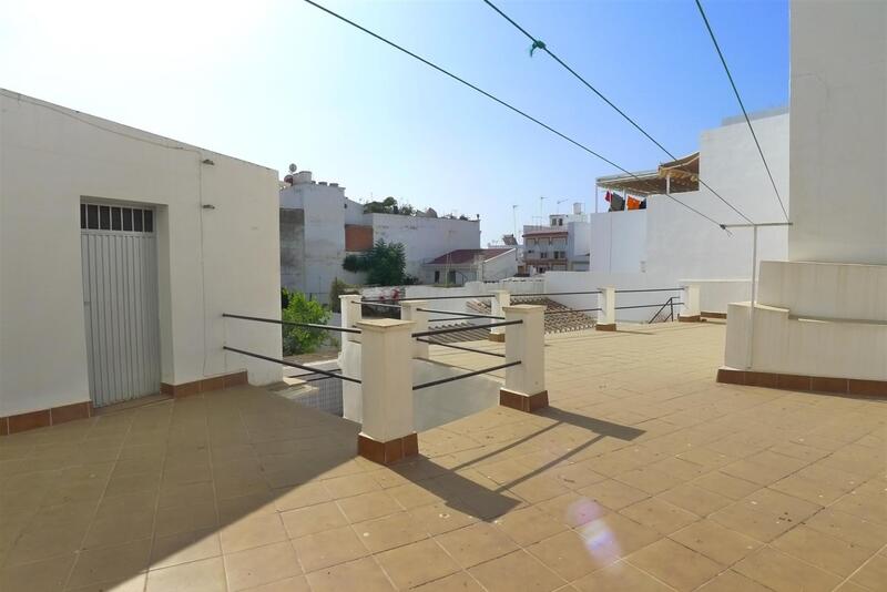 4 bedroom Townhouse for sale
