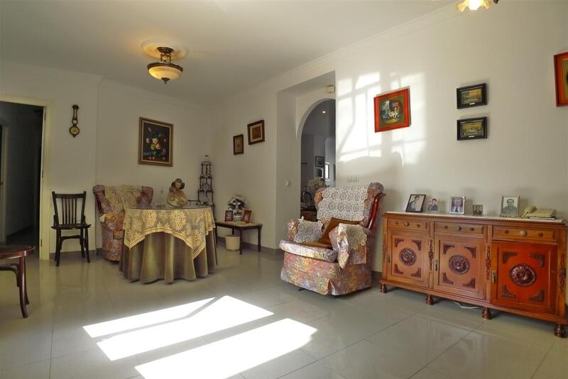 4 bedroom Townhouse for sale