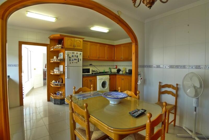 4 bedroom Townhouse for sale