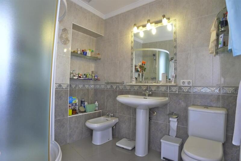 4 bedroom Townhouse for sale