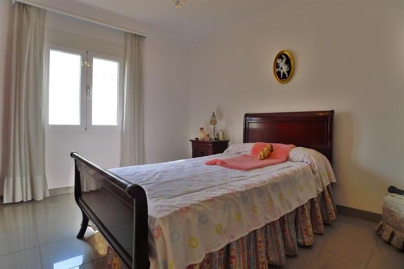 4 bedroom Townhouse for sale