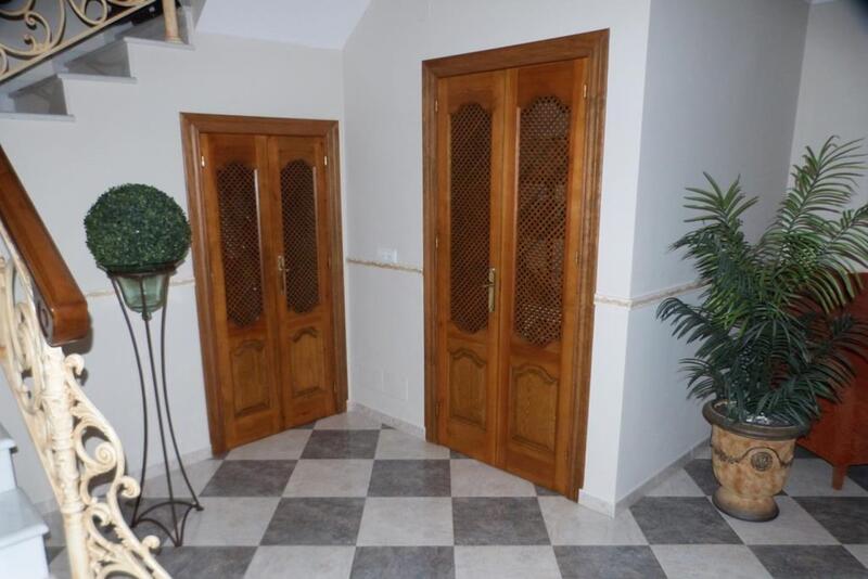 6 Schlafzimmer Stadthaus zu verkaufen