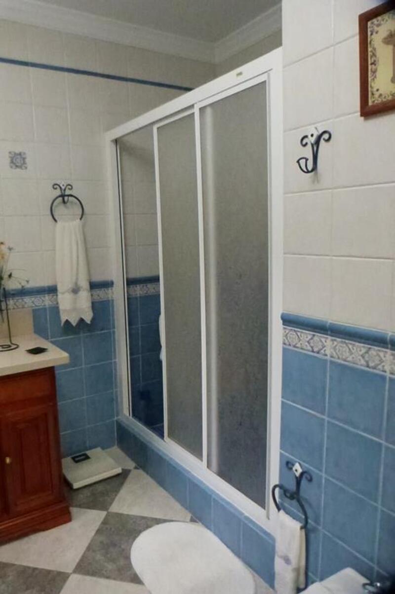 6 Schlafzimmer Stadthaus zu verkaufen