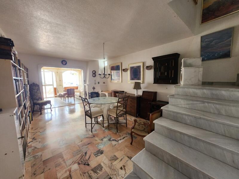 2 bedroom Townhouse for sale