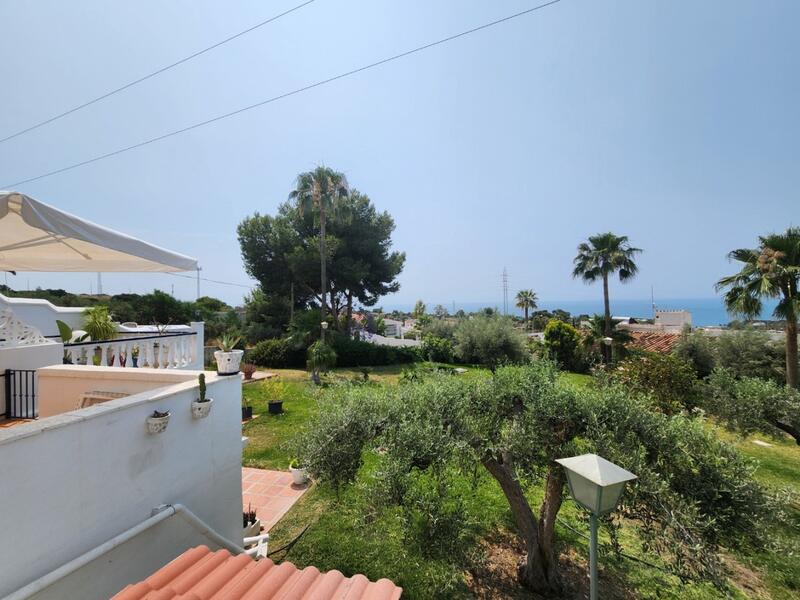 2 bedroom Townhouse for sale