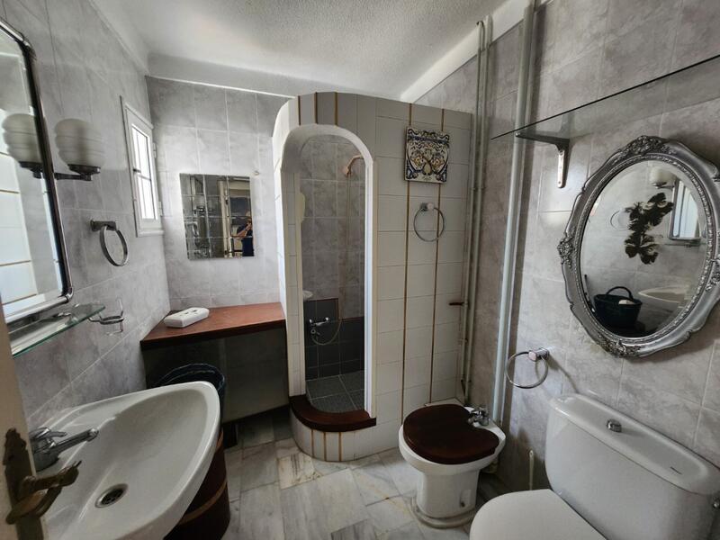2 bedroom Townhouse for sale