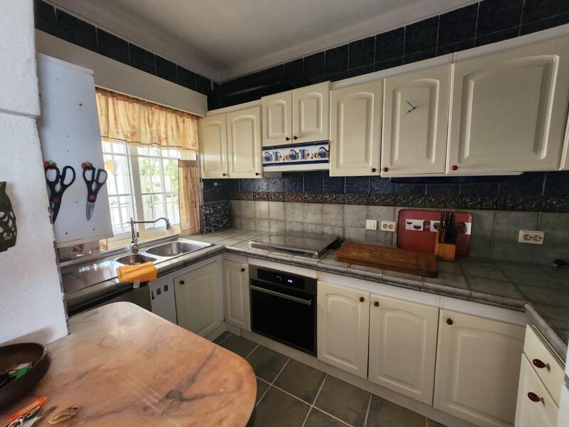 2 bedroom Townhouse for sale