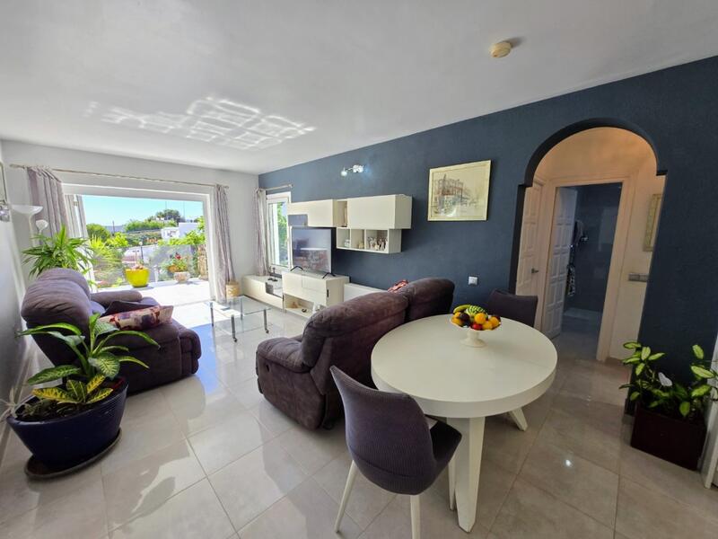 2 bedroom Townhouse for sale