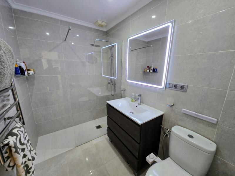 2 bedroom Townhouse for sale