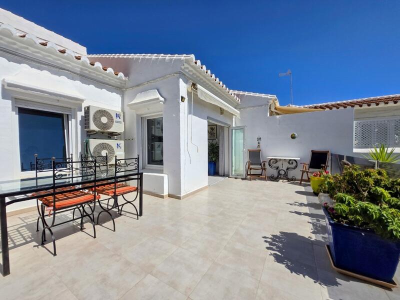 2 bedroom Townhouse for sale