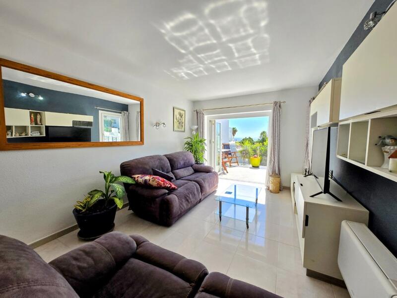 2 bedroom Townhouse for sale