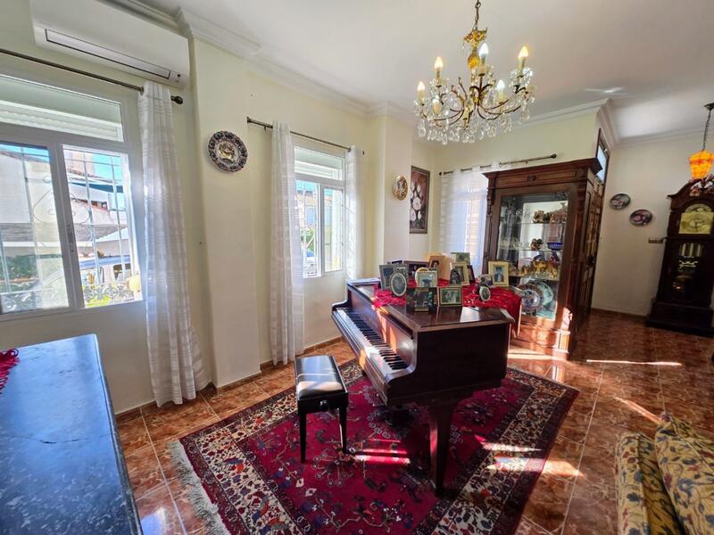 4 Cuarto Villa en venta