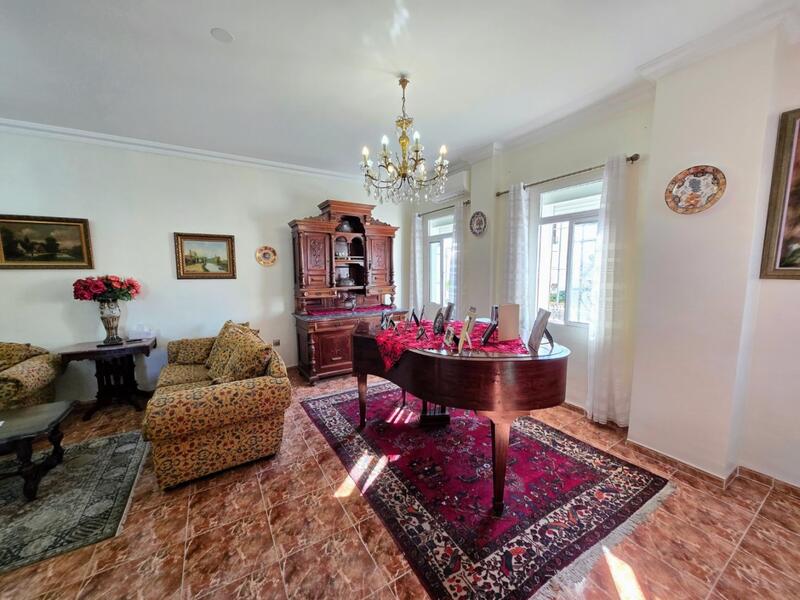 4 Cuarto Villa en venta