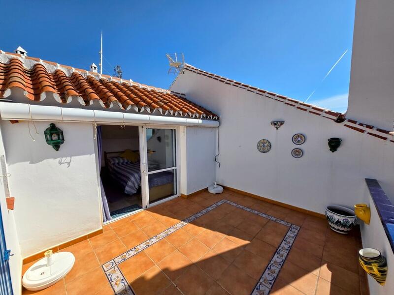 2 bedroom Townhouse for sale