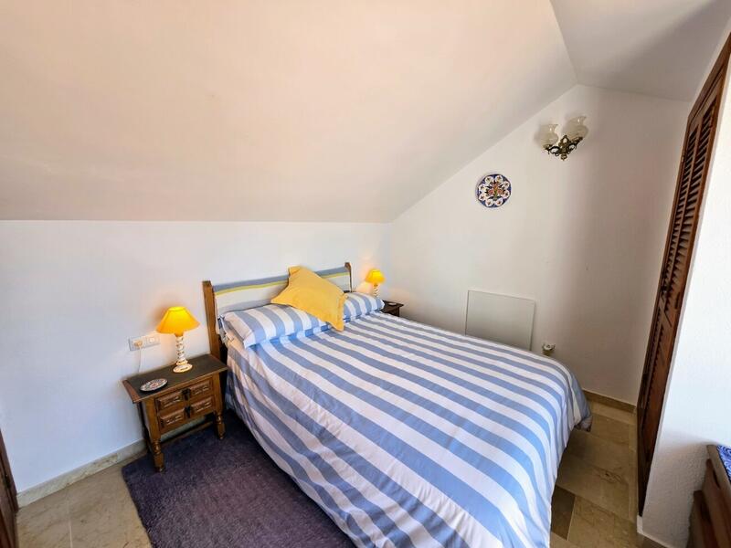 2 bedroom Townhouse for sale