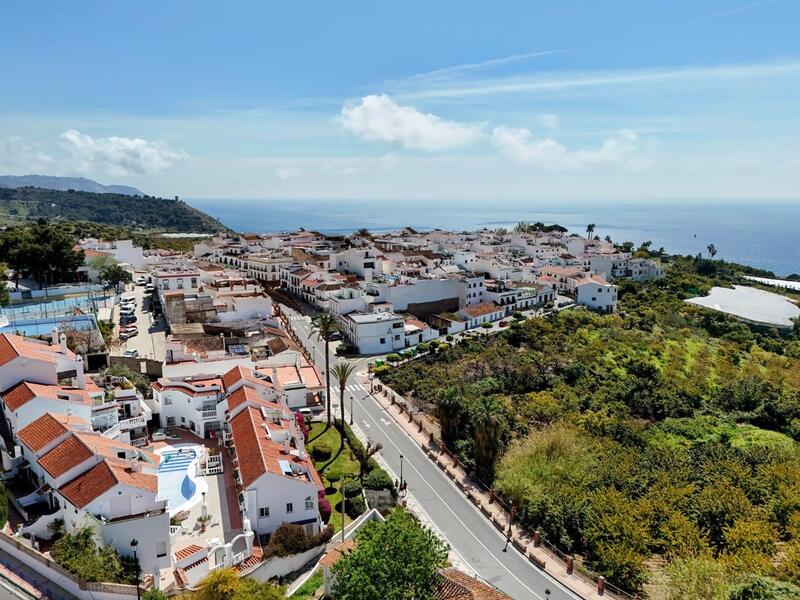 2 bedroom Townhouse for sale