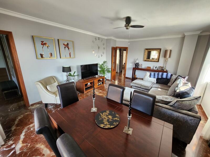 3 bedroom Apartment for sale