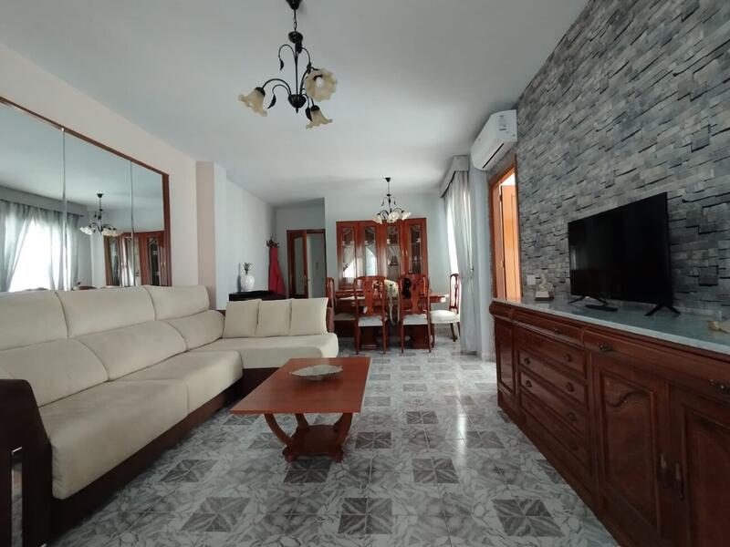 3 bedroom Apartment for sale