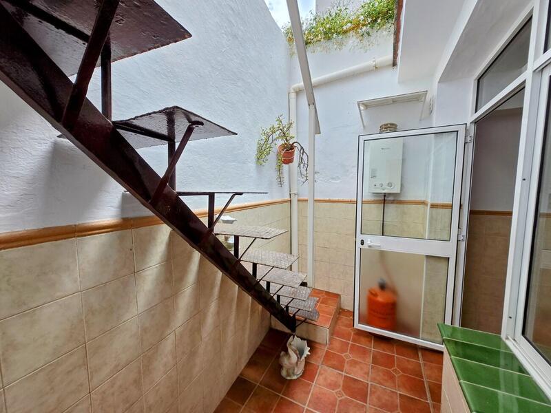 3 slaapkamer Gezinswoning Te koop 3 slaapkamer Gezinswoning Te koop
