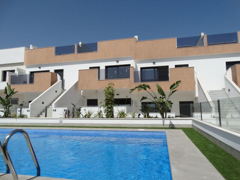 Villa til salg i Pilar de la Horadada, Alicante