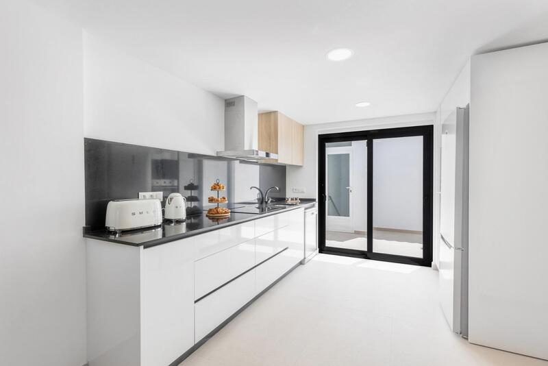 4 bedroom Townhouse for sale