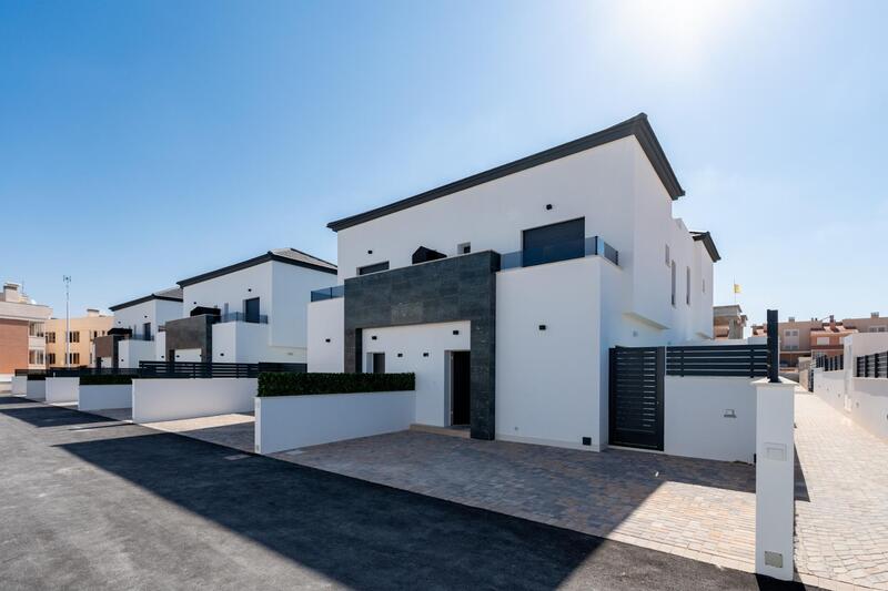 Townhouse for sale in Gran Alacant, Alicante