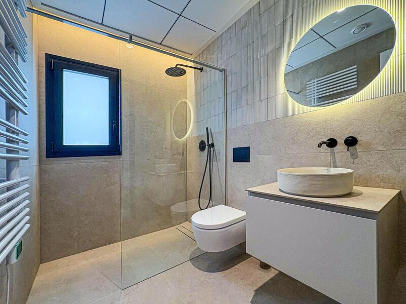 5 Schlafzimmer Villa zu verkaufen 5 Schlafzimmer Villa zu verkaufen